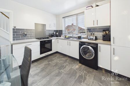 Mountbatten Crescent, 3 bedroom Semi Detached House for sale, &pound;250,000