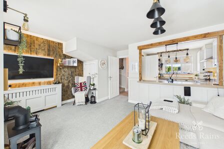 3 bedroom End Terrace House for sale