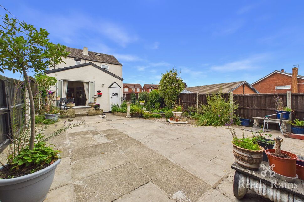 Main image of 5 bedroom Detached House for sale, Foxholes Lane, Normanton, West Yorkshire, WF6