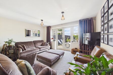 3 bedroom Mid Terrace House for sale