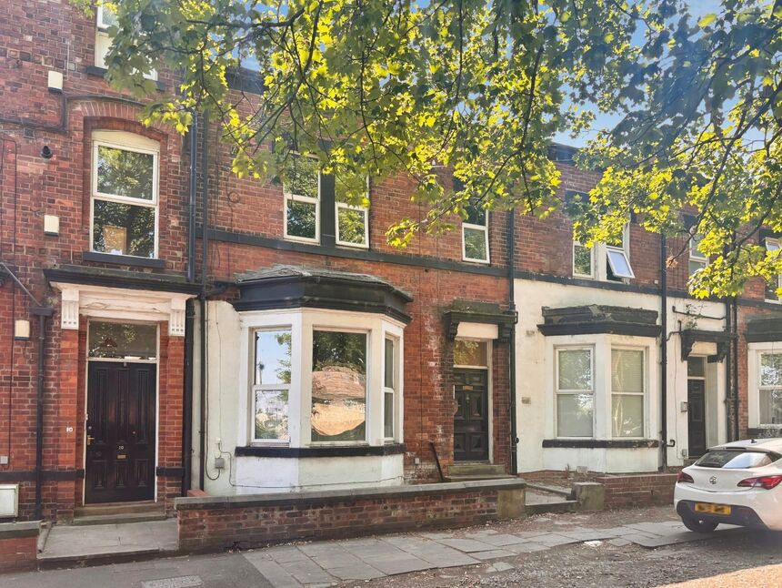 Main image of 7 bedroom Mid Terrace Flat for sale, College Grove View, Wakefield, West Yorkshire, WF1