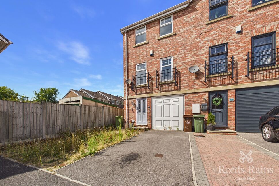 3 bedroom End Terrace House for sale
