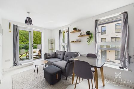 2 bedroom End Terrace House to rent