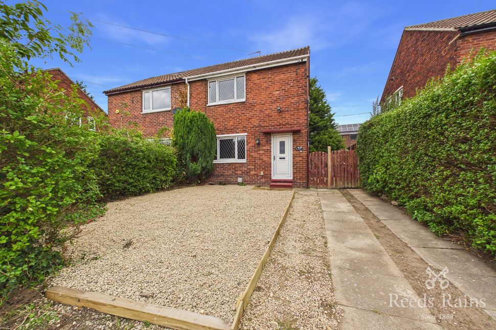 Main image of 2 bedroom Semi Detached House to rent, Langsett Road, Wakefield, West Yorkshire, WF2