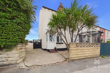 2 bedroom End Terrace House for sale