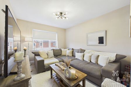 Scampston Drive, 2 bedroom Flat for sale, &pound;145,000