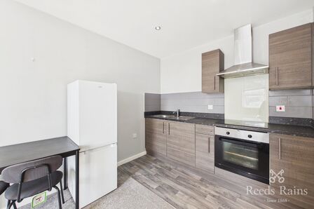 Market Street, 1 bedroom Flat to rent, &pound;650 pcm