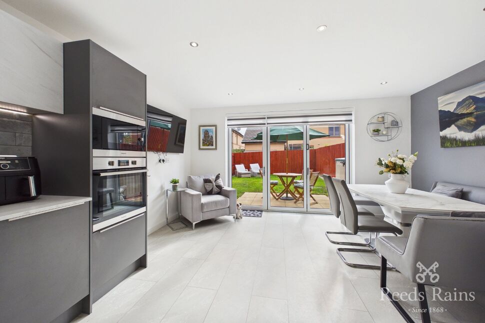 Main image of 3 bedroom Semi Detached House for sale, Staithes Road, Wakefield, West Yorkshire, WF1