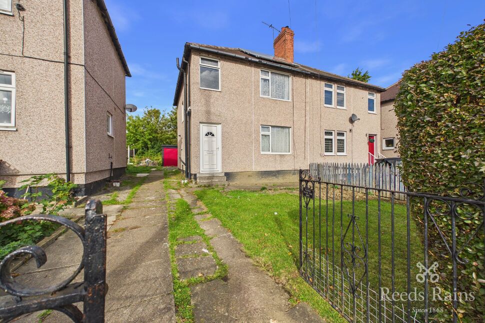 Main image of 3 bedroom Semi Detached House for sale, Snapethorpe Crescent, Wakefield, West Yorkshire, WF2