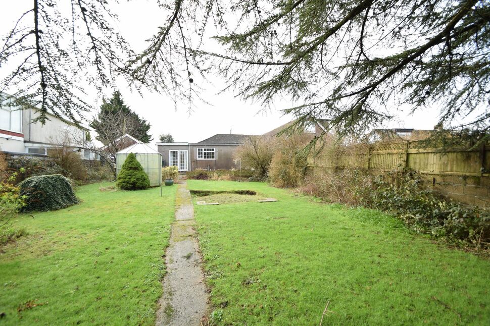 3 bedroom Semi Detached Bungalow for sale, Common Road, Chatham, ME5