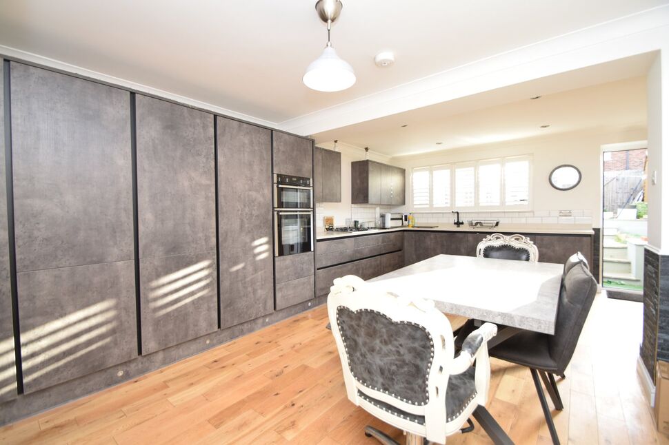 3 bedroom End Terrace House for sale, Thornham Road, Gillingham, ME8