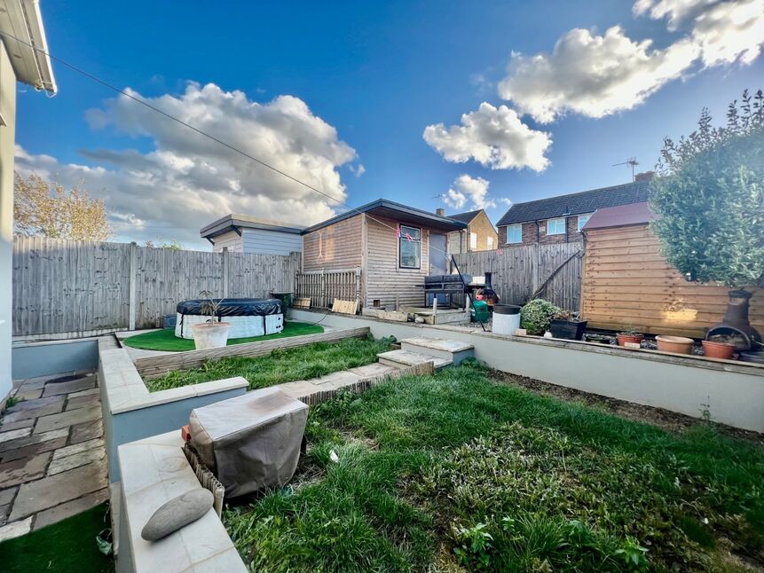 3 bedroom End Terrace House for sale, Thornham Road, Gillingham, ME8