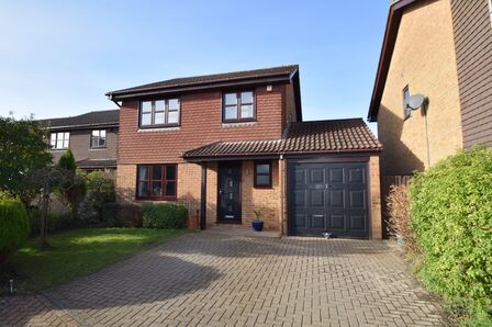 Thorn Close, 4 bedroom Detached House for sale, £550,000