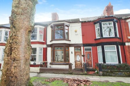 3 bedroom Mid Terrace House to rent