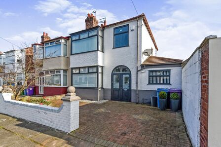 Zig Zag Road, 3 bedroom Semi Detached House to rent, £1,500 pcm