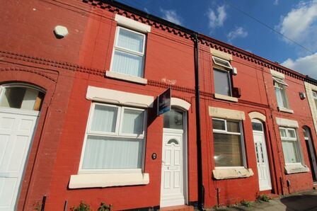 2 bedroom Mid Terrace House to rent