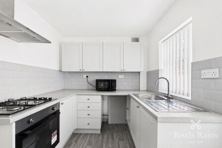 Winslow Street, 2 bedroom Mid Terrace House to rent, &pound;900 pcm