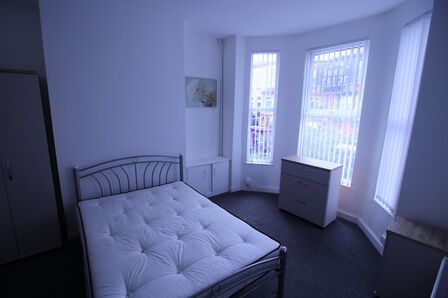 1 bedroom End Terrace Flat to rent