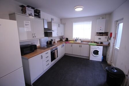 Windsor Road, 1 bedroom End Terrace Flat to rent, £350 pcm