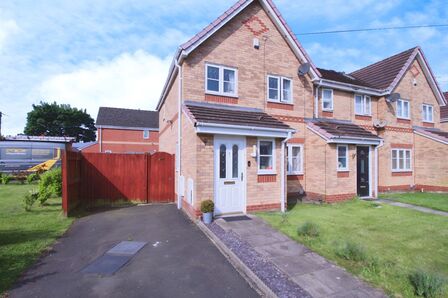 3 bedroom End Terrace House to rent