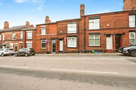 2 bedroom Mid Terrace House for sale