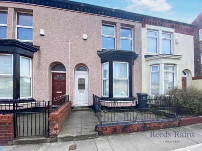3 bedroom Mid Terrace House to rent