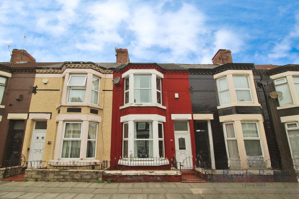 3 bedroom Mid Terrace House for sale