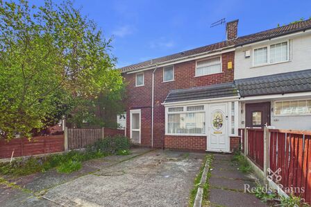 3 bedroom Mid Terrace House for sale