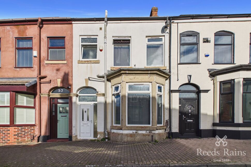 3 bedroom Mid Terrace House for sale