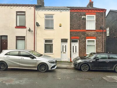 2 bedroom Mid Terrace House to rent