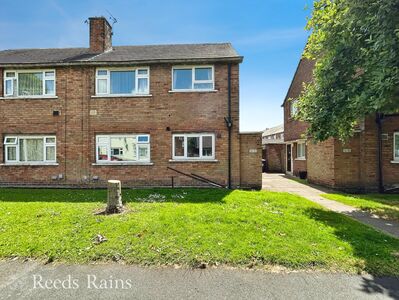 Bellhouse Road, 1 bedroom  Flat for sale, £55,000
