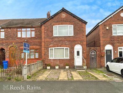 2 bedroom Mid Terrace House for sale