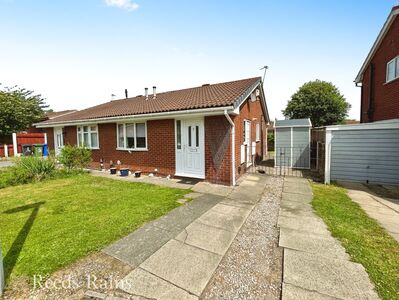 2 bedroom Semi Detached Bungalow for sale