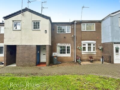 3 bedroom Mid Terrace House for sale
