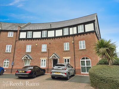 Holly Farm Court, 2 bedroom  Flat to rent, £750 pcm