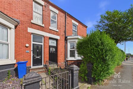 Birchfield Road, 3 bedroom Flat to rent, &pound;1,100 pcm