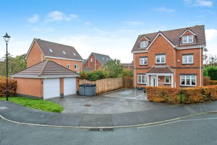 Fox Bank Close, 5 bedroom Detached House for sale, &pound;600,000
