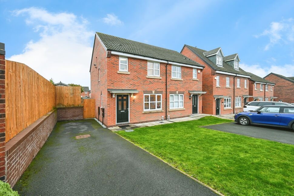 Main image of 2 bedroom Semi Detached House for sale, Bunhill Fields, Widnes, Cheshire, WA8