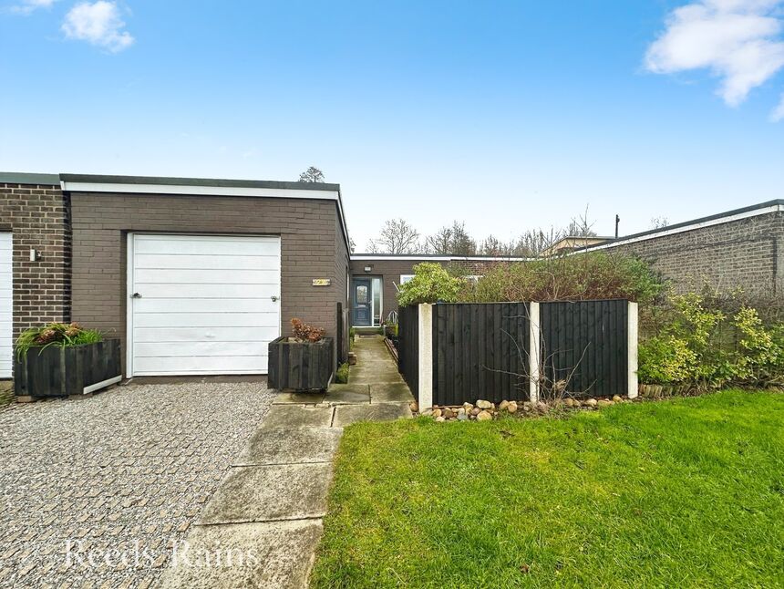 Main image of 3 bedroom Bungalow to rent, Littlegate, Halton Brook, Cheshire, WA7