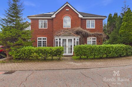 Stratton Park, 5 bedroom Detached House for sale, &pound;750,000