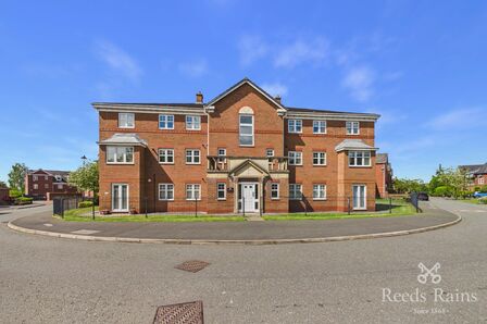 Upton Rocks Avenue, 2 bedroom Flat to rent, &pound;800 pcm