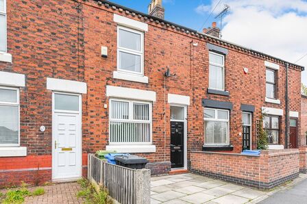 2 bedroom Mid Terrace House for sale