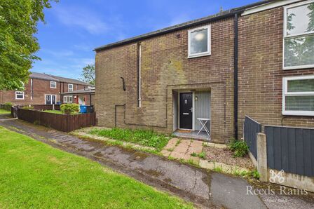 3 bedroom Mid Terrace House for sale