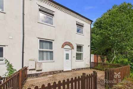 2 bedroom End Terrace House for sale