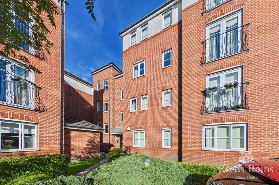 Main image of 2 bedroom Flat for sale, St. Michaels View, Widnes, Cheshire, WA8