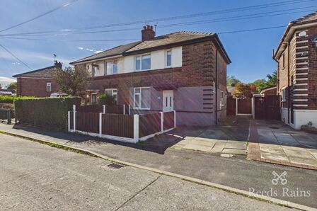 Smith Road, 3 bedroom Semi Detached House to rent, &pound;1,000 pcm