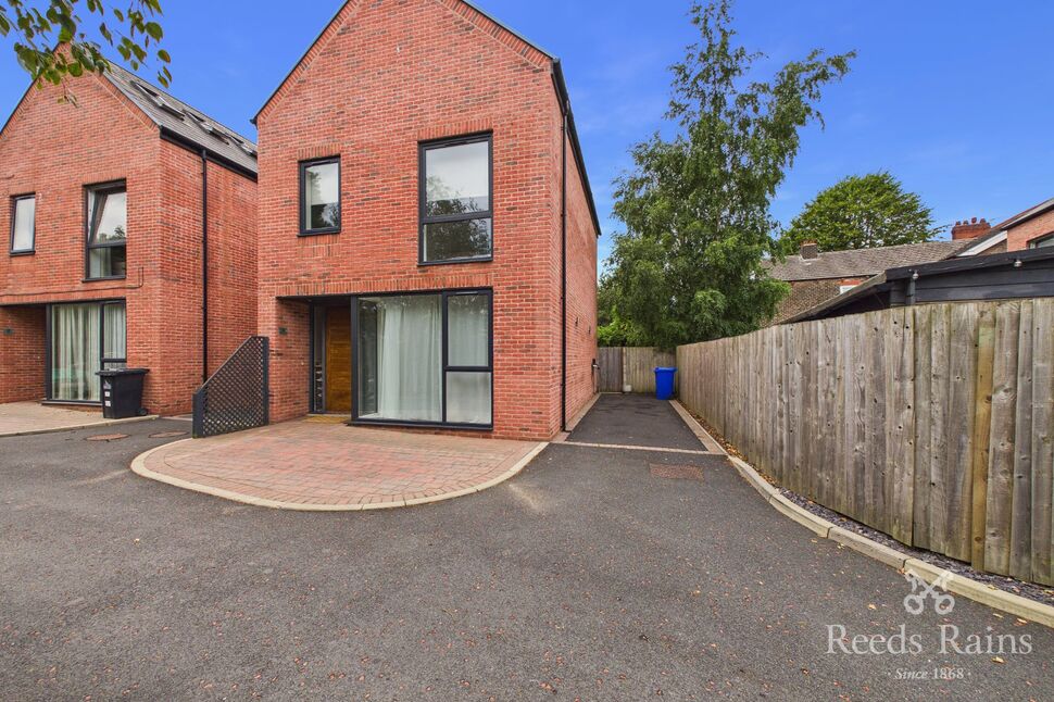 Main image of 4 bedroom Detached House for sale, Stepping Stone Mews, Widnes, Cheshire, WA8