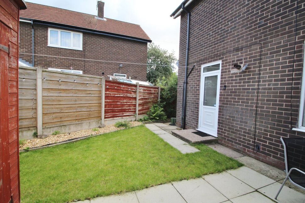 2 bedroom End Terrace House for sale, Spath Lane, Handforth, SK9 £214,950