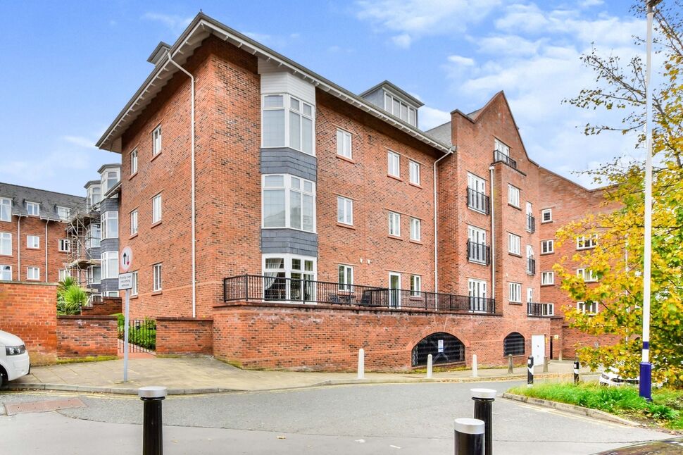 Main image of 2 bedroom Flat to rent, Station Road, Wilmslow, Cheshire, SK9
