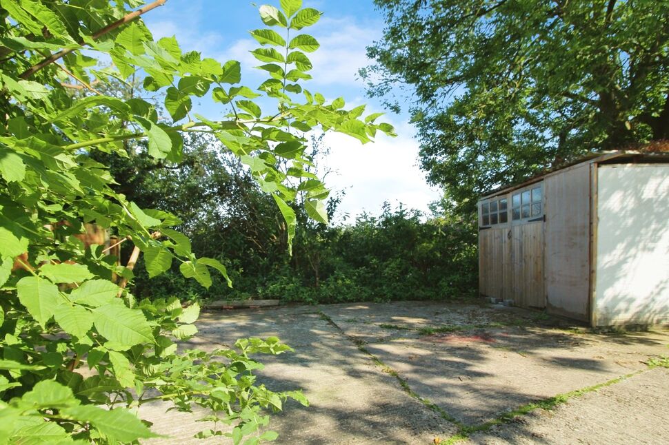 Parking / driveway